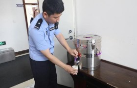冰城公安：“冰镇”关怀战酷暑  点滴清凉润警心