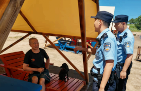 亲水纳凉正当时  冰城公安多举措护航夏日时光