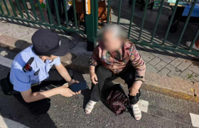 南岗分局民警巡逻中连续救助三名走失老人 暖心守护彰显为民情怀