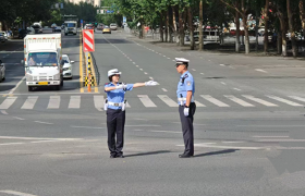 三句“警言”传帮带：  把路畅民安刻进藏蓝日常