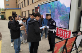 ​冰城公安进企送教  安全宣讲筑牢冰城发展防线