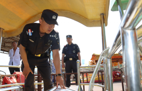 以藏蓝守护街巷安宁