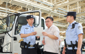 “宣”入人心 冰城公安筑牢安全防线