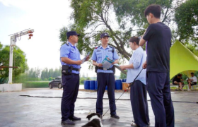 冰城公安：从“一根绳”到“一片情” 让文明养犬理念深入人心