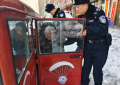 老人探亲不慎走失 冰城民警  暖心相助寻回亲人
