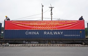 穿越中越国境线丨这趟国际列车如何跑出“加速度”？