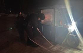 三轮车没电陷“囧途”，通河民警暖心救助解困境
