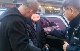 巡逻车变身“爱心专车”  七旬老人平安到家啦