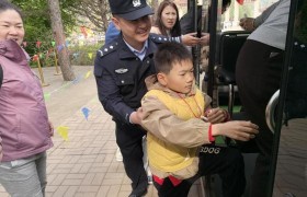 宾县公安多举措护航香炉山景区 构建 “平安互游” 新生态