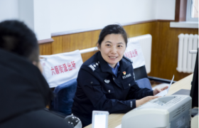 岁月鎏金守初心  绘就冰城公安”万家灯火”的为民长卷