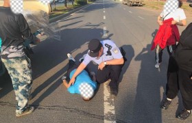 男子病倒路边，巡逻民警及时救助！