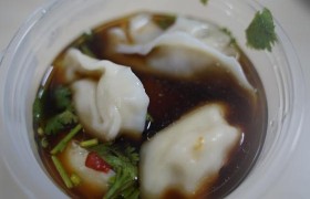 金华平安产险举办夏至民俗体验活动 以传统美食传递文化温度