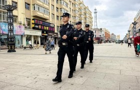 冰城公安：用“警察蓝”守护烟火气