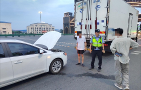 收费站两车相撞起争执 民警高效调解止纷争