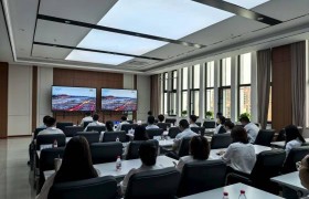 中国移动大庆分公司组织员工观看纪念中国人民抗日  战争暨世界反法西斯战争胜利 80 周年阅兵