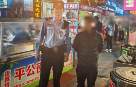 南岗分局民警巡逻中帮助群众找回遗失手机