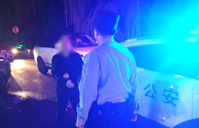 南岗分局民警巡逻中连助群众寻回失物 高效服务彰显为民本色