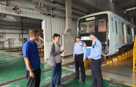 冰城守护者：平安轨道上的温情密码