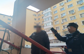 南岗公安分局民警巡逻中暖心救助走失老人 寒冬里传递警民温情