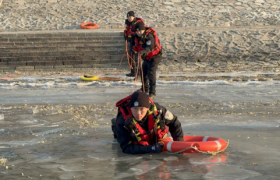 立体巡防 冰城公安筑牢封江安全防线
