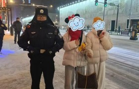 战风雪 护民生 保平安  冰城公安夜间护航雪天群众出行路