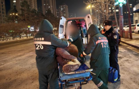 南岗分局民警巡逻途中伸援手 接连救助倒地群众获点赞