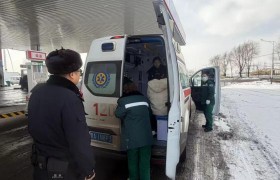 雪天路滑车辆遇险 通河公安紧急救助孕妇暖人心