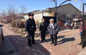 冰城巡逻民警及时救助一名走失老人  获家属赞誉