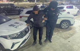 老人深夜迷路 冰城民警伸出援手  守护回家路