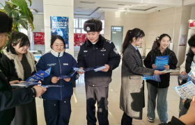 冰城公安：法治副校长上讲台  为青春撑起“反诈保护伞”