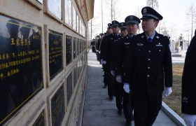 清明祭英烈 忠诚铸警魂  ——方正县公安局开展烈士陵园祭扫活动