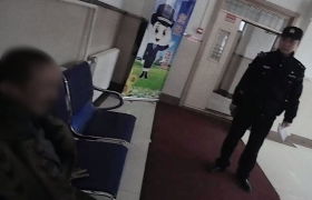 男子醉酒街头倒地不醒 哈西派出所民警巡逻中暖心救助护平安