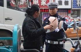 宾县公安局：深耕文明交通建设 护航群众平安出行