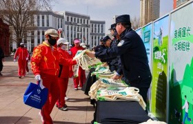 冰城公安加强犬只管理  向陋习说“不”