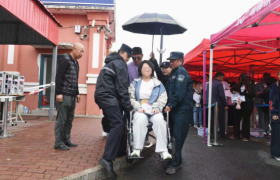 一幕幕暖心瞬间！冰城民警全力护航高考