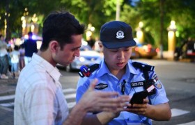 冰城公安：夏日护游“警”相随  平安守护“零距离”