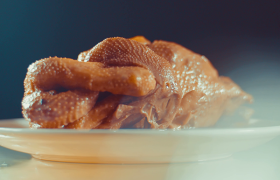 正宗德州扒鸡的行业品牌，凤起牌扒鸡传承德州味道