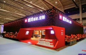 启动双总部，签约国家击剑队：鹏鸿板材品牌升级重定市场格局