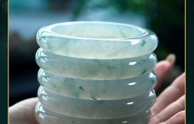 从“买翡翠”到“持有一生”：高端翡翠行业的价值跃迁:藏玉无忧，祥祯福八大权益证权益加冕