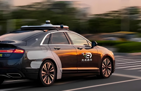 拒绝无效数据堆砌，元戎启行驱动智驾进化