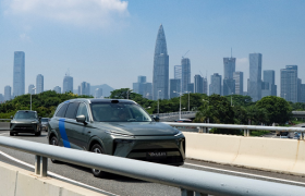 迭代慢、体验平、数据碎，智驾亟需一场 “换脑革命”