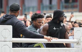 千笔楼｜不戴滤镜看中国，何以成“甲亢哥”的流量密码？