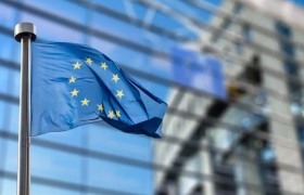 欧盟投票通过对美征收25%关税反制措施