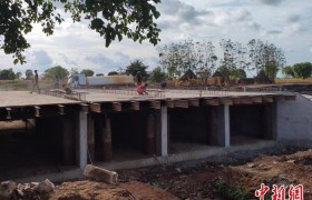 “90后”小伙跨国修路：铺就中非友谊路