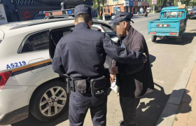 九旬老人迷路 警民情深守护平安回家路