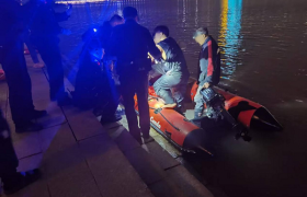 男子跳江欲轻生  冰城公安上演“生死时速”成功挽救