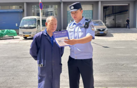 反诈宣传面对面  东莱派出所民警为群众捂紧“钱袋子”