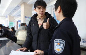 通河公安聚焦窗口服务——午休时间创办“潮汐窗口”