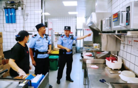 一个灭火器、一根电线、一条通道…… 冰城公安守护的是万家烟火