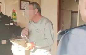 陷入僵局的命案：追凶28年偶遇杀父仇人，报警将其抓获，因证据缺失嫌犯被取保